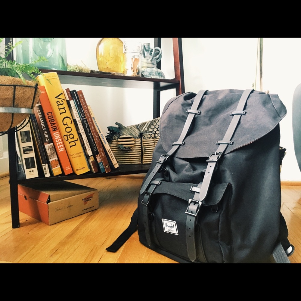 Herschel Mid-Volume Little America Backpack